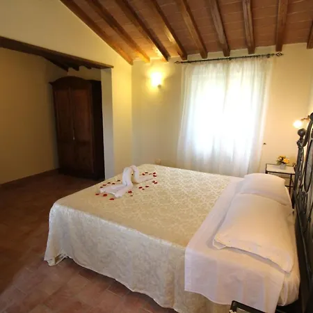 Volterrano Sleeps 7 Pool Wifi Willa